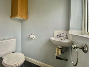 Guest WC- click for photo gallery